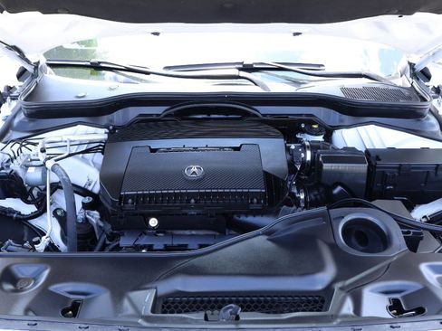 Certified 2025 Acura MDX FWD w/ Technology Package image 9