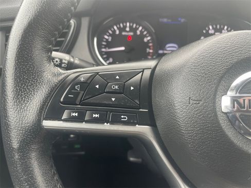 Used 2019 Nissan Rogue SL w/ Premium Package image 26