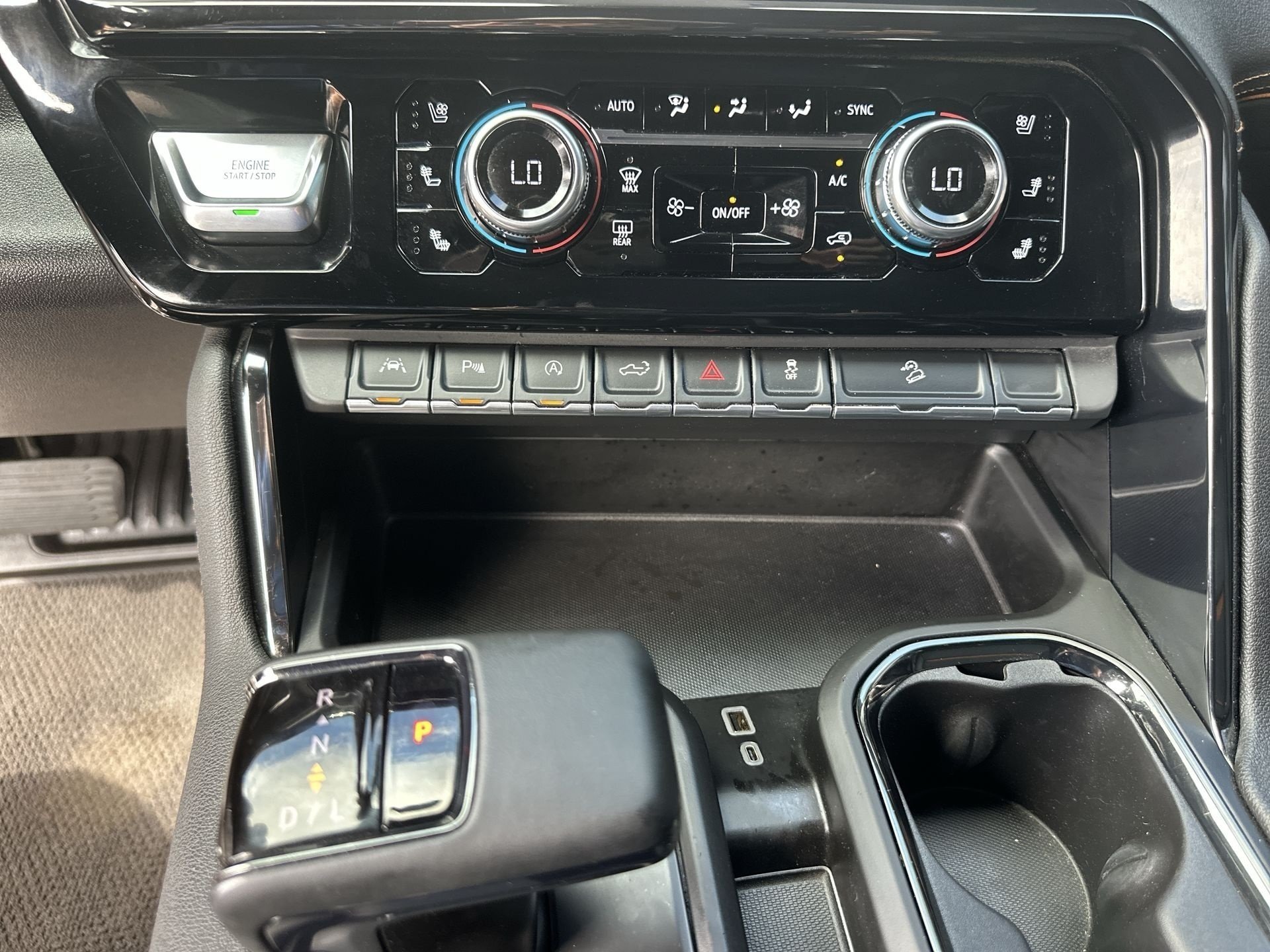 Used 2024 GMC Sierra 1500 AT4 w/ Technology Package AWD/4WD image 34