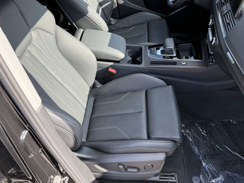 Used 2024 Audi Q5 e Premium w/ Convenience Package image 48