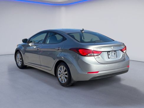 Used 2015 Hyundai Elantra SE w/ Option Group 02 FWD image 7