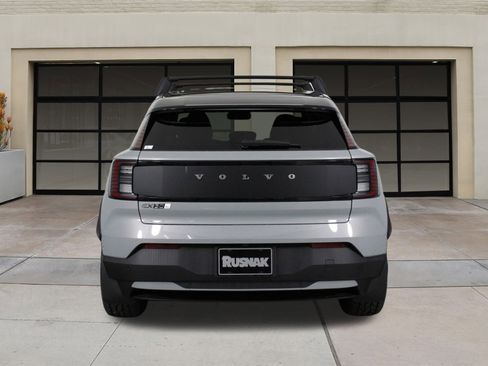 New 2026 Volvo EX30 Cross Country Ultra image 4