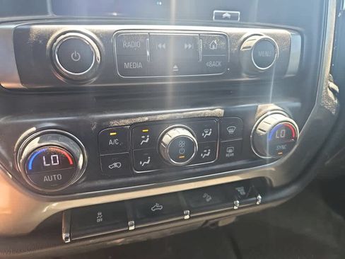 Used 2019 Chevrolet Silverado 2500 LT AWD/4WD image 17