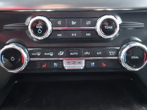 Used 2023 Ford F150 Lariat w/ Equipment Group 502A High image 21