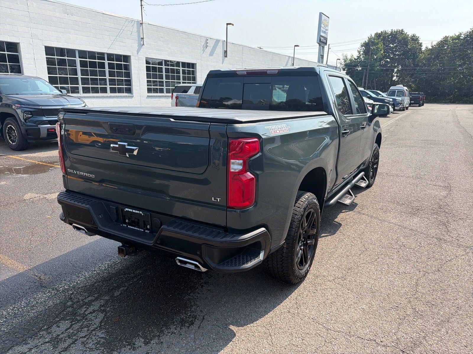 Used 2025 Chevrolet Silverado 1500 LT Trail Boss w/ LT Trail Boss Premium Package AWD/4WD image 7