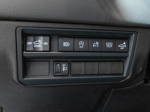 Used 2026 Toyota Tundra Limited AWD/4WD image 25