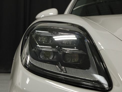 Certified 2025 Porsche Panamera 4 AWD/4WD image 25