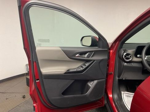 New 2026 Chevrolet Equinox LT w/ Convenience Package II image 9