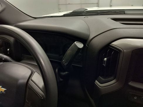 Used 2020 Chevrolet Silverado 2500 Custom w/ Custom Convenience Package image 18