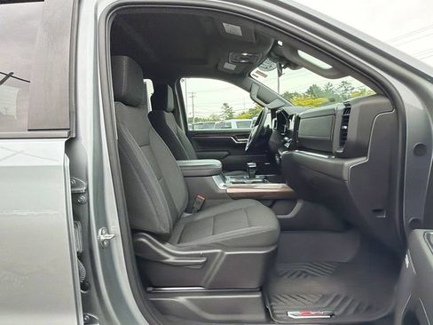 Used 2024 Chevrolet Silverado 1500 LT Trail Boss w/ Convenience Package II AWD/4WD image 36