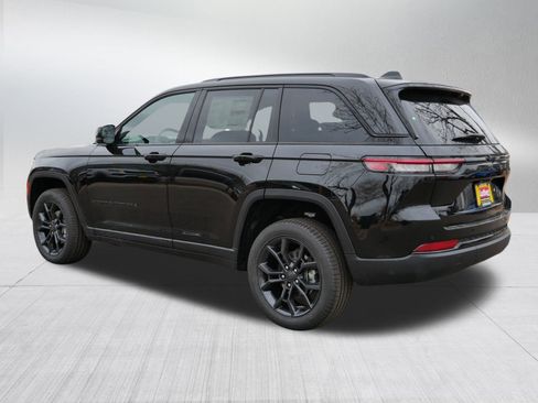 New 2025 Jeep Grand Cherokee Limited image 5
