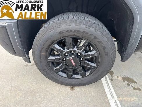 Used 2025 GMC Sierra 2500 AT4 AWD/4WD image 7