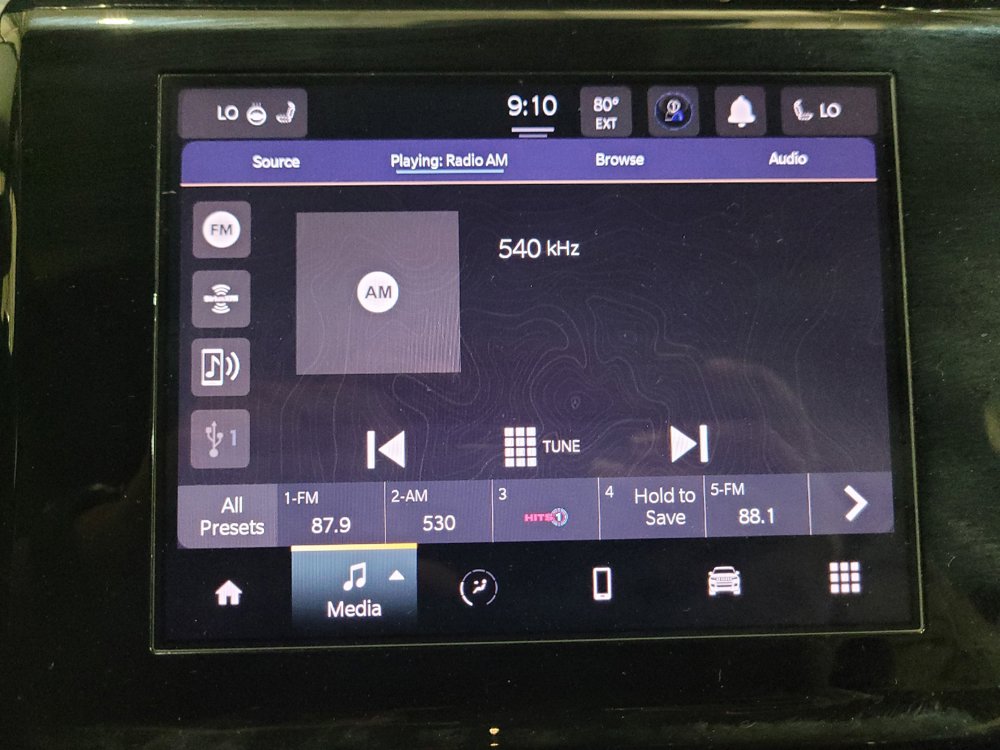 Used 2023 Jeep Grand Cherokee Laredo w/ Luxury Tech Group I AWD/4WD image 25