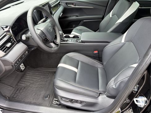 Certified 2025 Toyota Camry SE FWD image 19