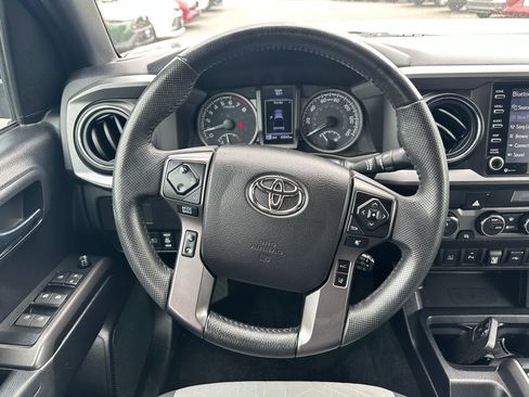 Used 2021 Toyota Tacoma TRD Off-Road w/ Technology Package AWD/4WD image 18