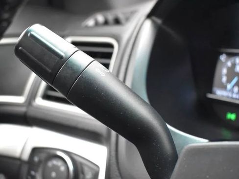 Used 2017 Ford Explorer XLT w/ Equipment Group 202A image 26