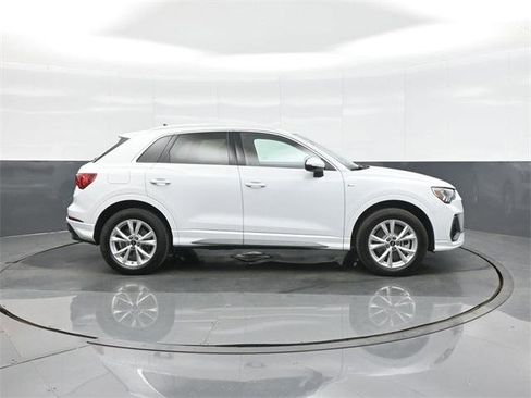 Certified 2025 Audi Q3 2.0T Premium w/ Convenience Package image 8