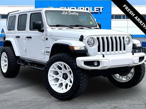 Used 2018 Jeep Wrangler Unlimited Sahara AWD/4WD image 1