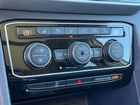Used 2023 Volkswagen Atlas SE w/ Panoramic Sunroof Package FWD image 18
