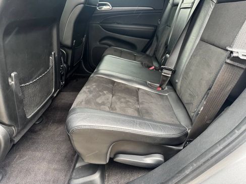 Used 2018 Jeep Grand Cherokee Altitude AWD/4WD image 7