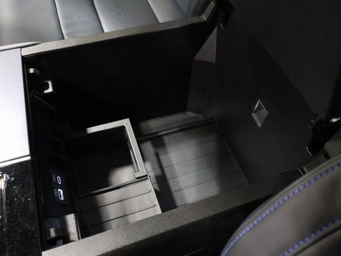 New 2025 Toyota Tundra Platinum image 28