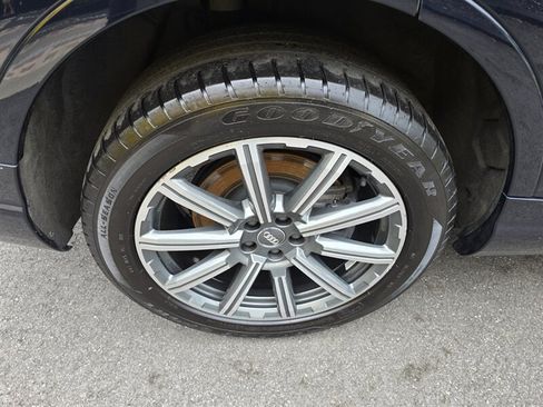Used 2018 Audi Q7 3.0T Premium Plus w/ Premium Plus Package AWD/4WD image 29