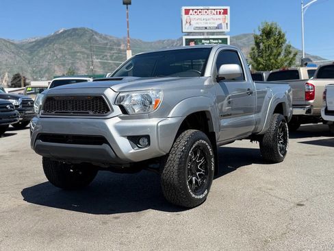 Used 2014 Toyota Tacoma 4x4 Regular Cab image 12