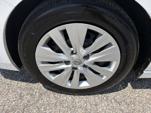 Used 2025 Nissan Sentra S FWD image 22