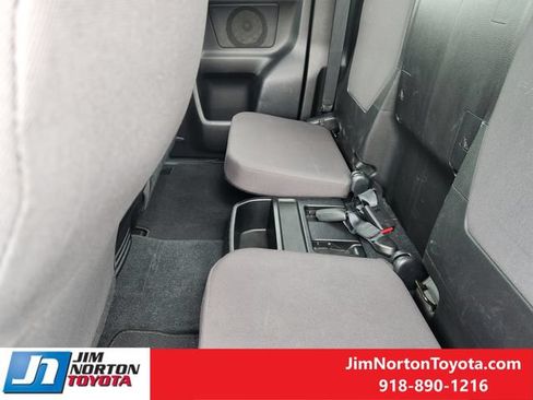 Used 2017 Toyota Tacoma TRD Sport w/ Tow Package RWD image 30