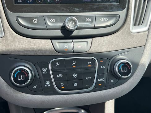 Used 2022 Chevrolet Malibu LT FWD image 29