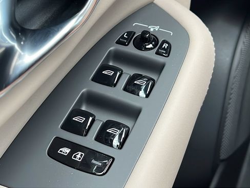 New 2026 Volvo XC90 B6 Plus w/ Protection Package Premier AWD/4WD image 19