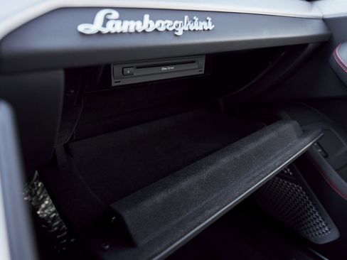 Used 2021 Lamborghini Urus image 82