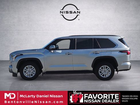 Used 2025 Toyota Sequoia SR5 AWD/4WD image 3