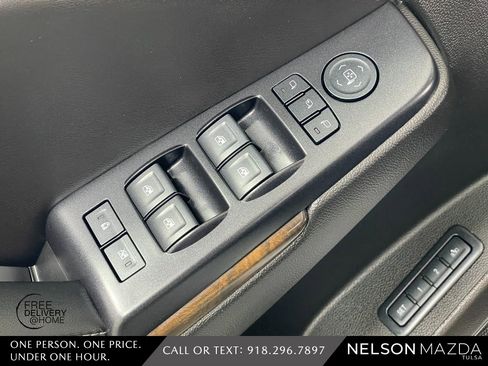 Used 2018 GMC Yukon Denali w/ Denali Ultimate Package image 19