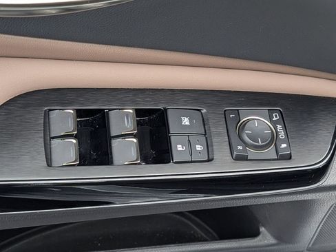 Certified 2025 Lexus ES 300h w/ Luxury Package image 23