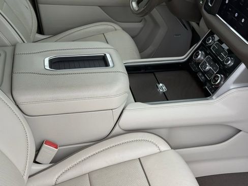 Used 2022 GMC Yukon Denali image 18