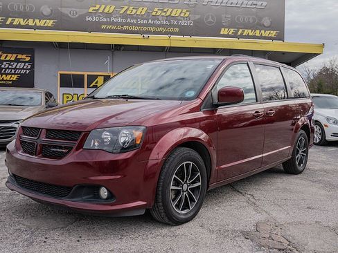 Used 2018 Dodge Grand Caravan GT image 9