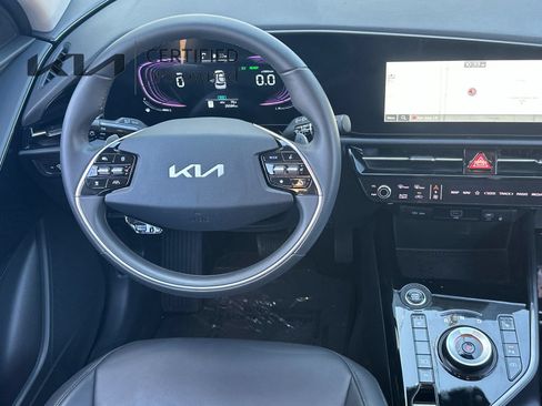 Certified 2025 Kia Niro EX FWD image 15