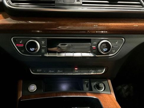 Used 2023 Audi Q5 2.0T Premium Plus w/ Premium Plus Package AWD/4WD image 32