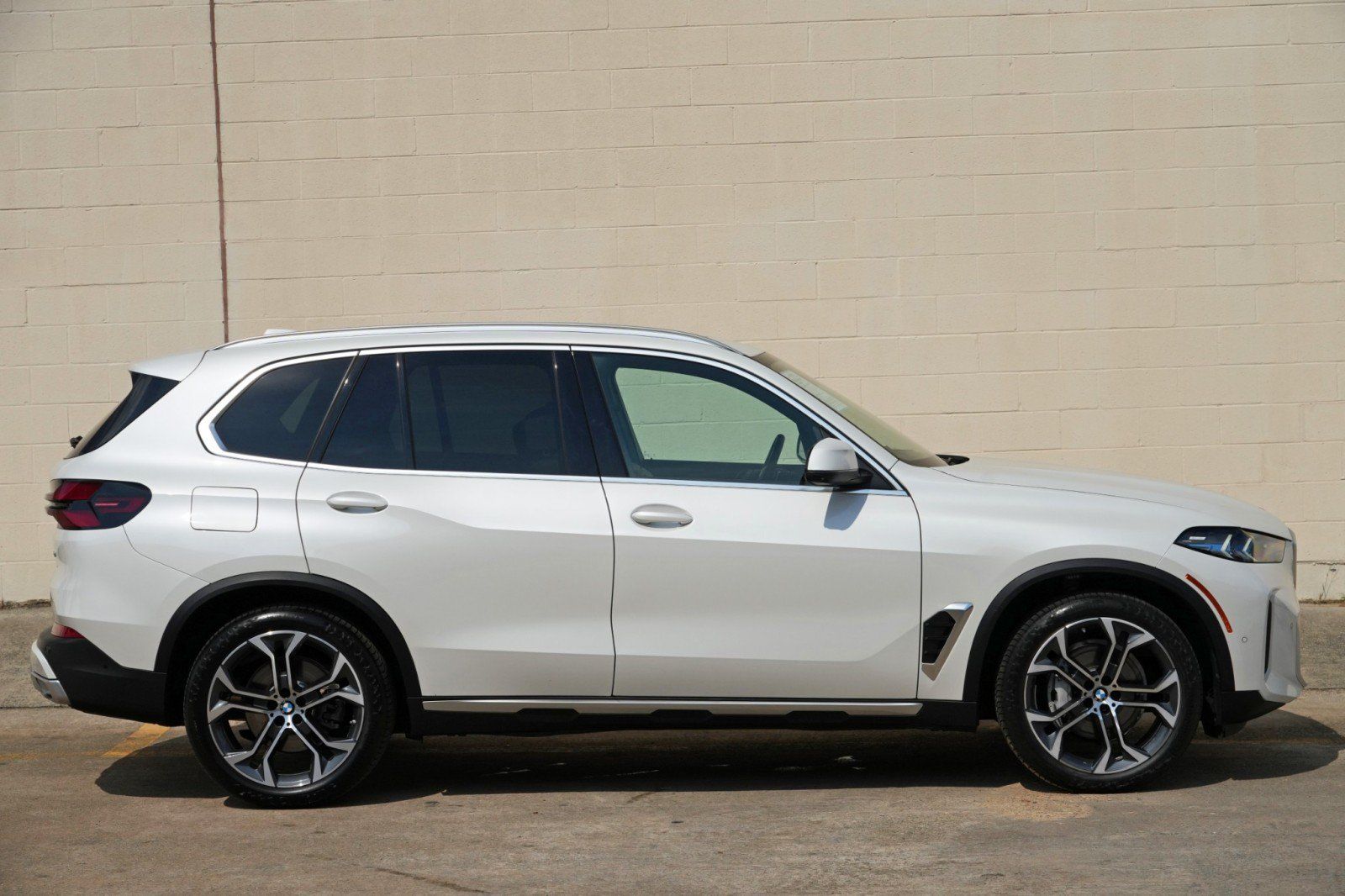Used 2024 BMW X5 sDrive40i w/ Premium Package RWD image 57