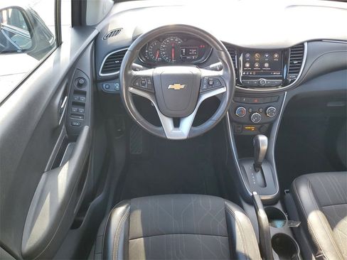 Used 2020 Chevrolet Trax LT w/ Driver Confidence Package image 12