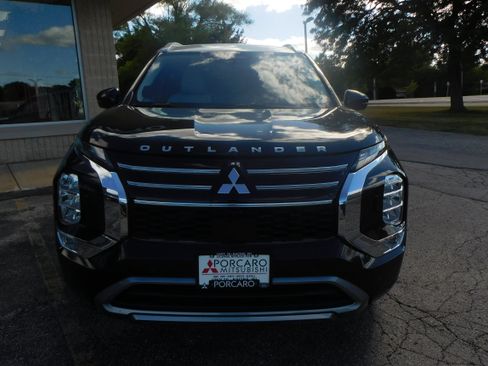 New 2025 Mitsubishi Outlander AWD image 8