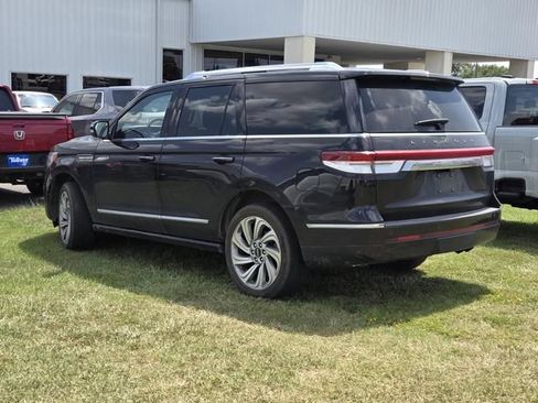 Used 2023 Lincoln Navigator Reserve AWD/4WD image 5