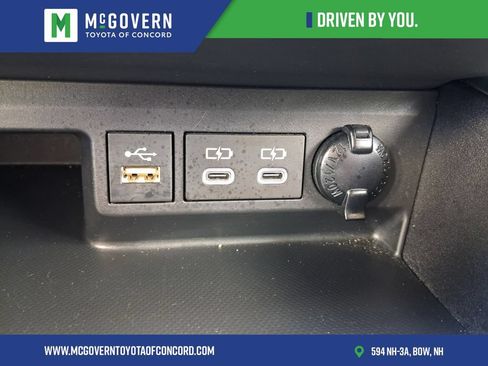Used 2023 Toyota Highlander Limited AWD/4WD image 25