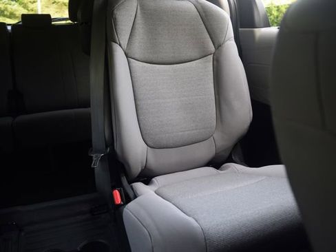 Used 2024 Toyota Sienna LE AWD/4WD image 17