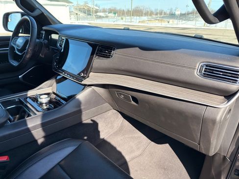 Used 2023 Jeep Wagoneer Series III w/ Preferred Equipment Group image 50