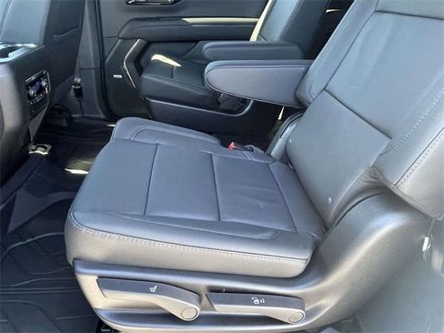 New 2026 Chevrolet Suburban LT w/ Comfort Package image 9