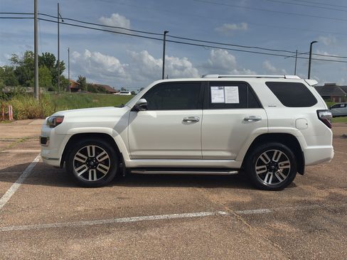 Used 2022 Toyota 4Runner Limited RWD image 9