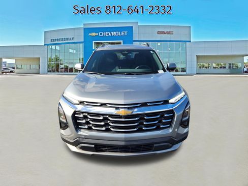 New 2026 Chevrolet Equinox LT FWD image 2