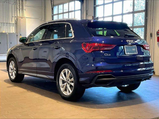 Used 2024 Audi Q3 2.0T Premium w/ Convenience Package AWD/4WD image 4